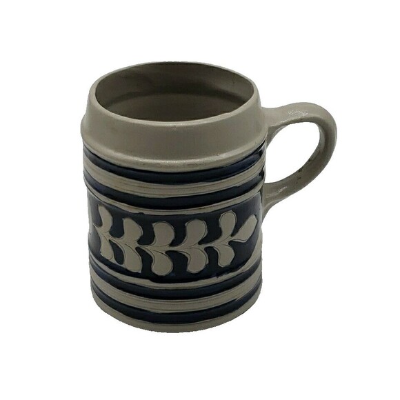 Williamsburg VA Souvenir Beer Mug Replica Grey /Cobalt Blue Pottery 1 L / 1 Qt - Picture 1 of 12